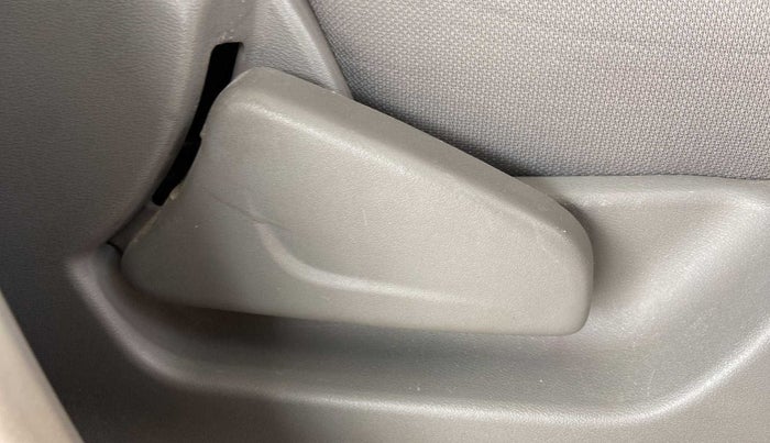 2016 Datsun Redi Go T (O), Petrol, Manual, 46,994 km, Driver Side Adjustment Panel