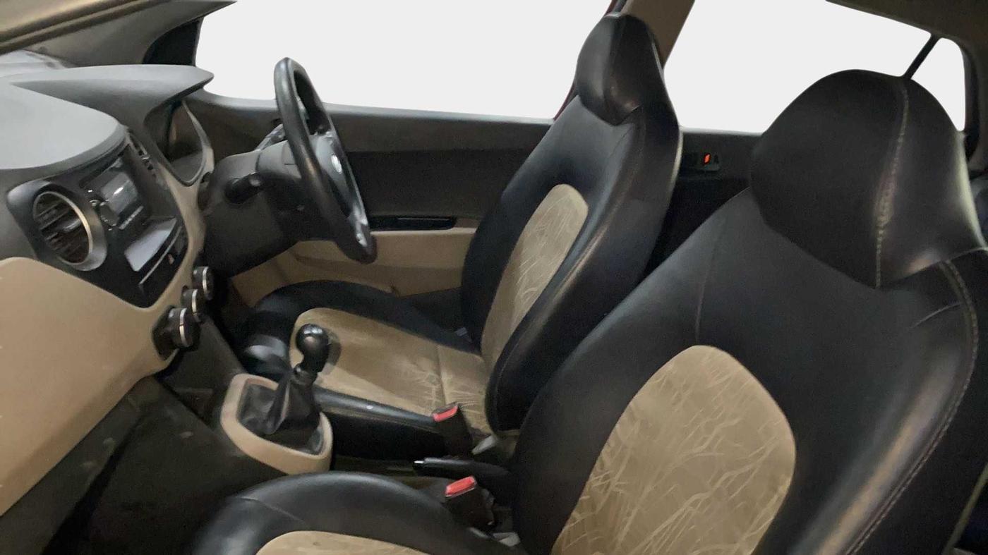 2015 Hyundai Grand i10 MAGNA 1.2 KAPPA VTVT, CNG, Manual, 81,561 km, Right Side Front Door Cabin