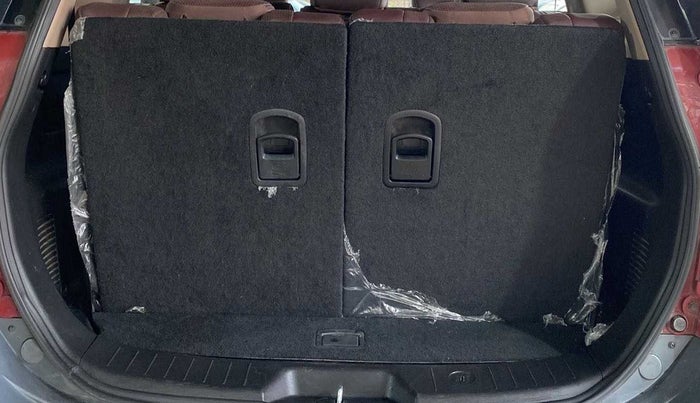 2014 Mahindra XUV500 W8 AWD, Diesel, Manual, 15,149 km, Boot Inside