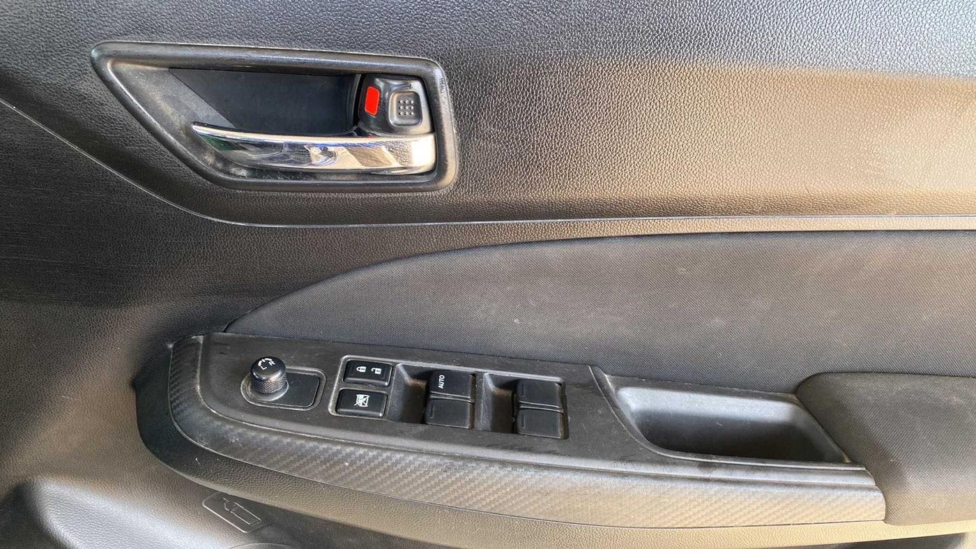 2019 Maruti Swift VXI, Petrol, Manual, 20,654 km, Driver Side Door Panels Control