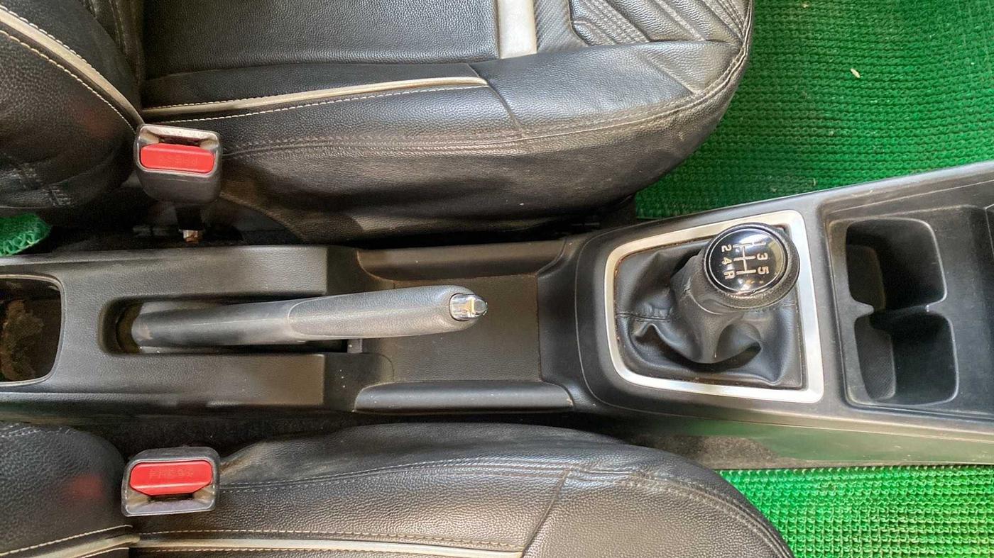 2019 Maruti Swift VXI, Petrol, Manual, 20,654 km, Gear Lever