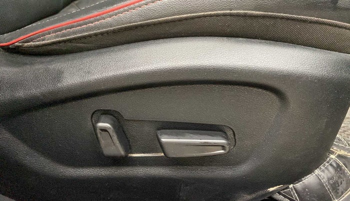 2022 Hyundai Creta SX (O) AT KINGHT 1.5 DIESEL, Diesel, Automatic, 35,513 km, Driver Side Adjustment Panel