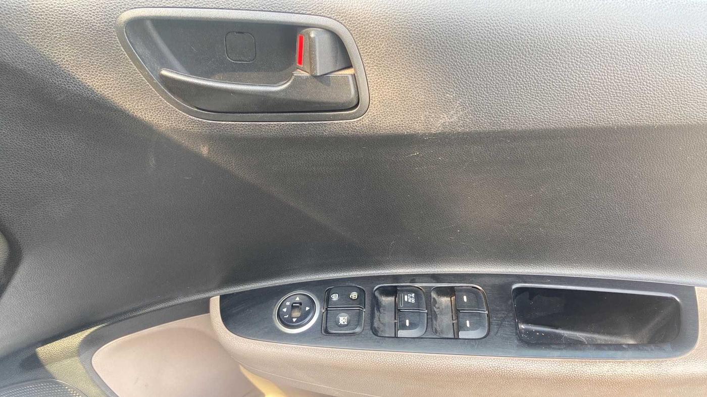 2014 Hyundai Grand i10 MAGNA 1.2 KAPPA VTVT, Petrol, Manual, 45,524 km, Driver Side Door Panels Control