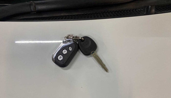 2012 Hyundai i10 MAGNA 1.2, Petrol, Manual, 41,198 km, Key Close Up