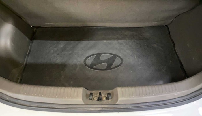 2012 Hyundai i10 MAGNA 1.2, Petrol, Manual, 41,198 km, Boot Inside