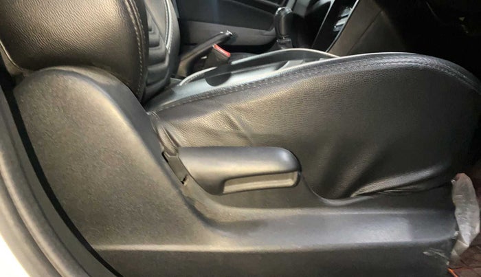 2021 Maruti Vitara Brezza VXI, Petrol, Manual, 11,156 km, Driver Side Adjustment Panel