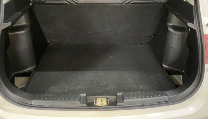 2021 Maruti Vitara Brezza VXI, Petrol, Manual, 11,156 km, Boot Inside