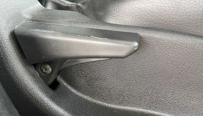 2017 Tata Tiago XT PETROL, Petrol, Manual, 21,449 km, Driver Side Adjustment Panel