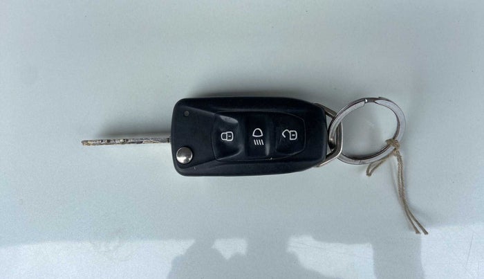 2017 Tata Tiago XT PETROL, Petrol, Manual, 21,449 km, Key Close Up