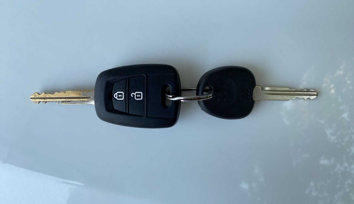 2019 Hyundai NEW SANTRO SPORTZ MT, CNG, Manual, 67,006 km, Key Close Up