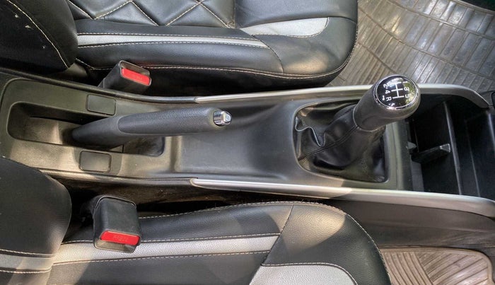 2017 Maruti Baleno DELTA PETROL 1.2, Petrol, Manual, 27,684 km, Gear Lever
