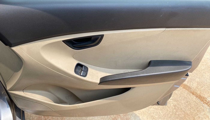 2014 Hyundai Eon MAGNA +, Petrol, Manual, 59,335 km, Driver Side Door Panels Control
