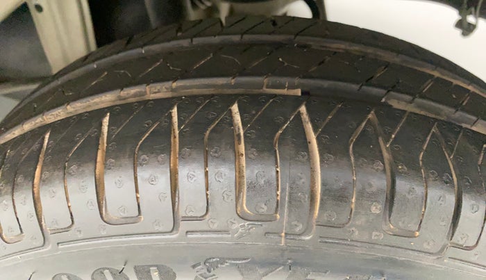 2016 Maruti Alto K10 VXI (O) AMT, Petrol, Automatic, 30,851 km, Left Rear Tyre Tread