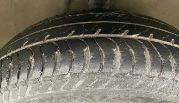 2016 Maruti Alto K10 VXI (O) AMT, Petrol, Automatic, 30,851 km, Right Front Tyre Tread