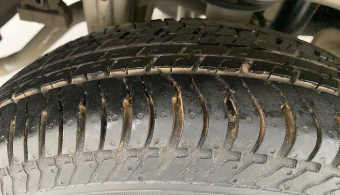 2016 Maruti Alto K10 VXI (O) AMT, Petrol, Automatic, 30,851 km, Right Rear Tyre Tread