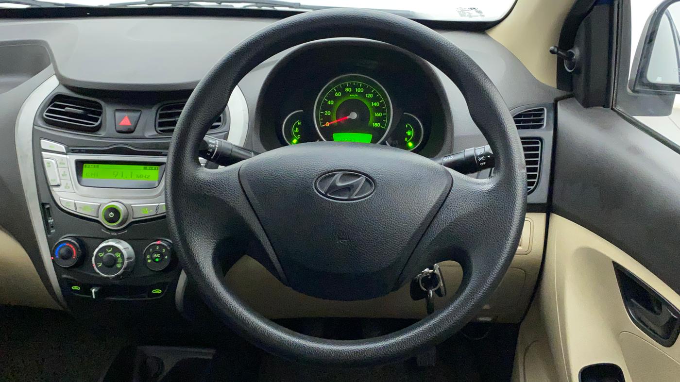 2014 Hyundai Eon MAGNA +, Petrol, Manual, 42,237 km, Steering Wheel Close Up