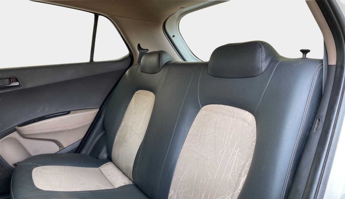 2016 Hyundai Grand i10 MAGNA 1.2 KAPPA VTVT, CNG, Manual, 78,661 km, Right Side Rear Door Cabin