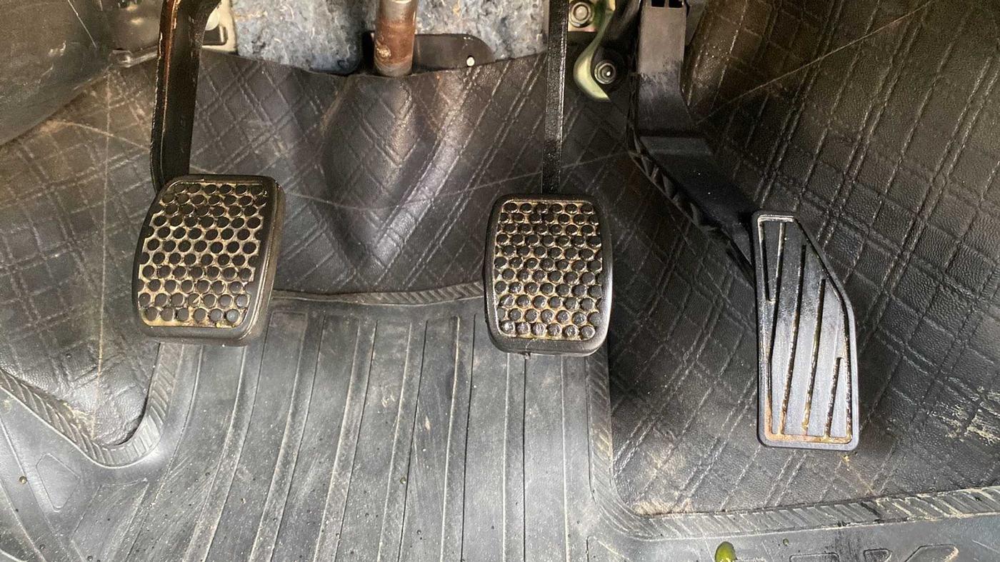 2020 Maruti Alto VXI, Petrol, Manual, 17,009 km, Pedals