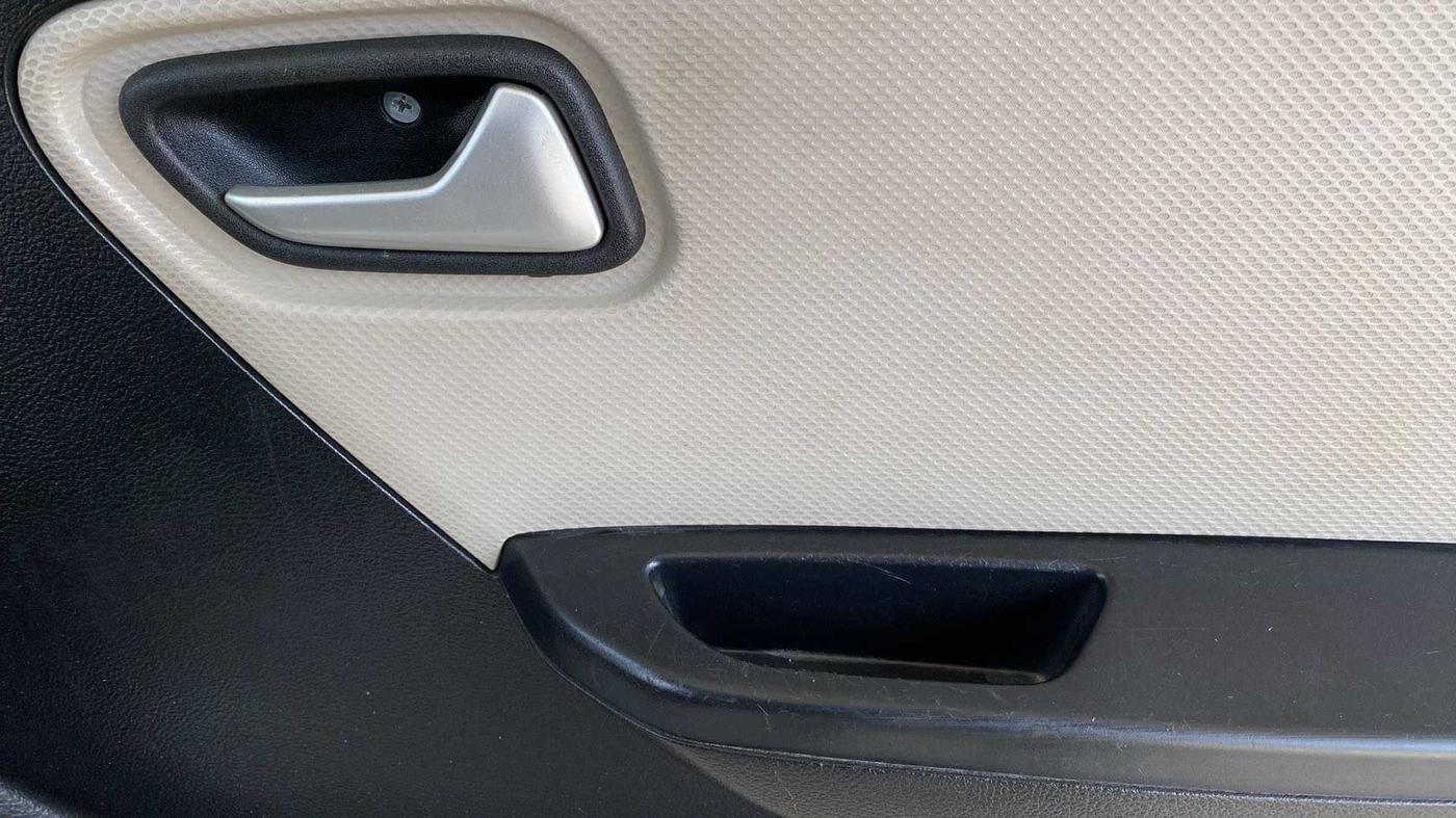 2020 Maruti Alto VXI, Petrol, Manual, 17,009 km, Driver Side Door Panels Control