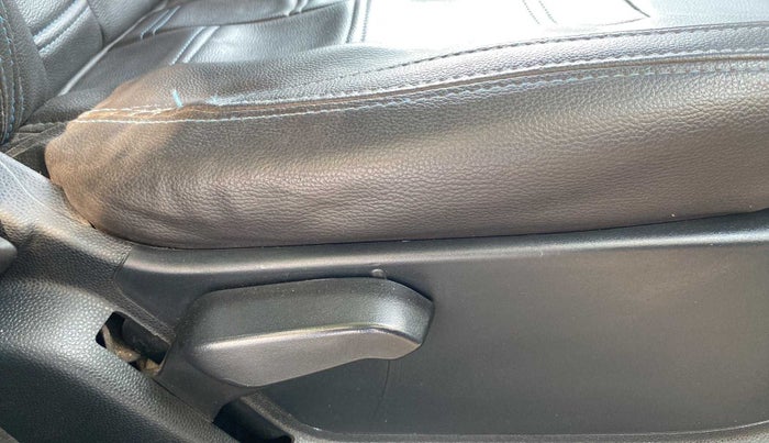 2018 Ford Ecosport TITANIUM 1.5L SIGNATURE EDITION (SUNROOF) DIESEL, Diesel, Manual, 1,15,367 km, Driver Side Adjustment Panel