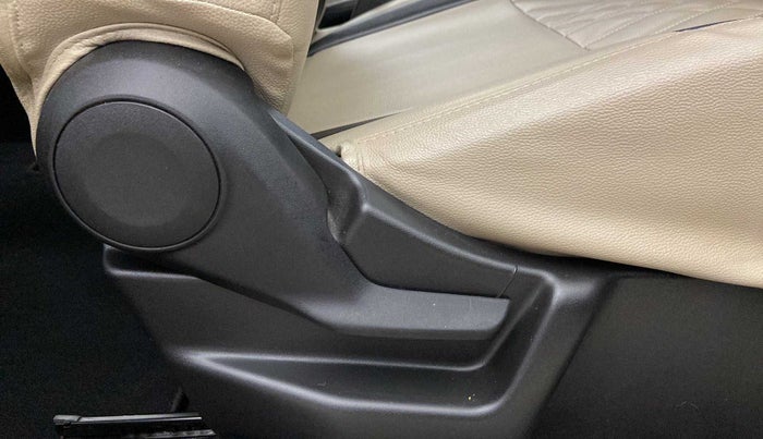 2019 Maruti New Wagon-R LXI 1.0, Petrol, Manual, 34,996 km, Driver Side Adjustment Panel