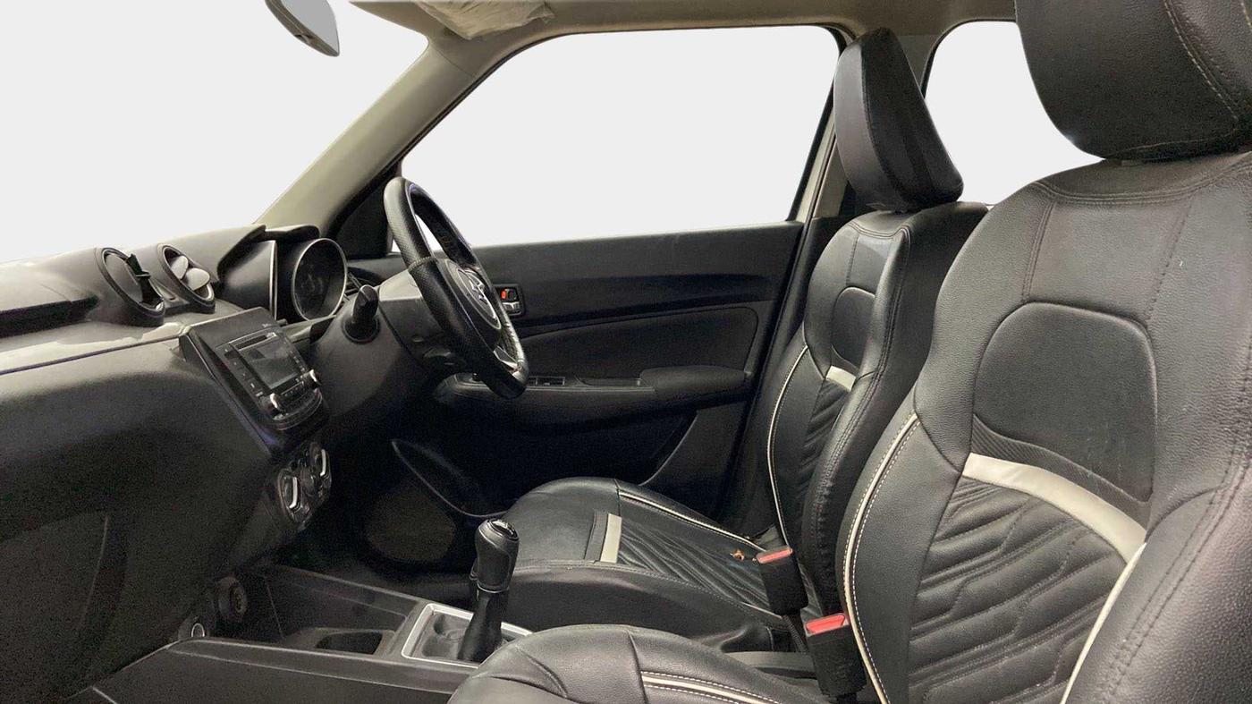 2019 Maruti Swift VXI, Petrol, Manual, 60,993 km, Right Side Front Door Cabin