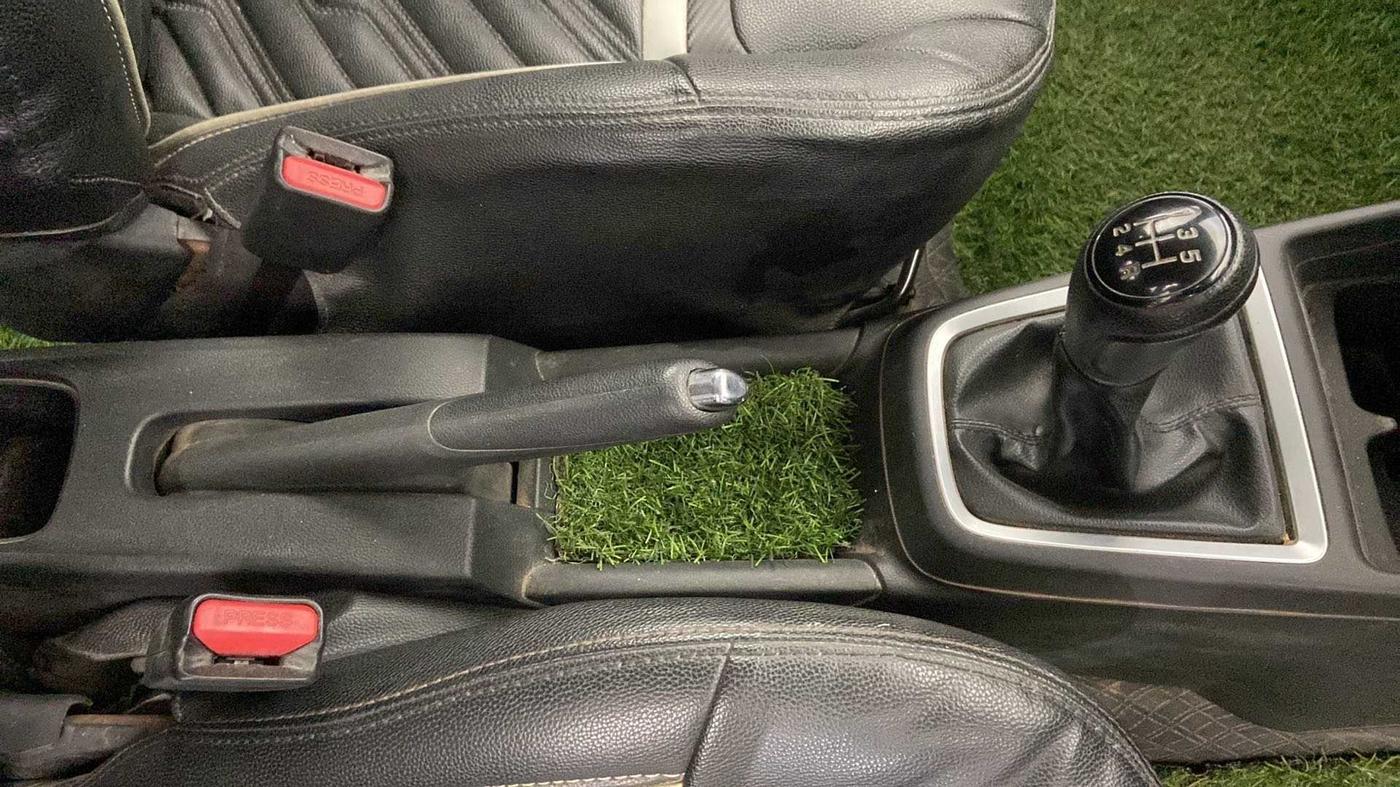2019 Maruti Swift VXI, Petrol, Manual, 60,993 km, Gear Lever