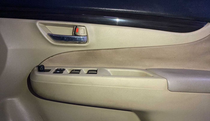 2017 Maruti Ciaz DELTA 1.4 MT PETROL, Petrol, Manual, 49,868 km, Driver Side Door Panels Control