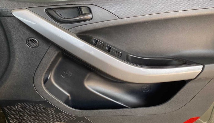 2020 Tata NEXON XM PETROL, Petrol, Manual, 45,935 km, Driver Side Door Panels Control