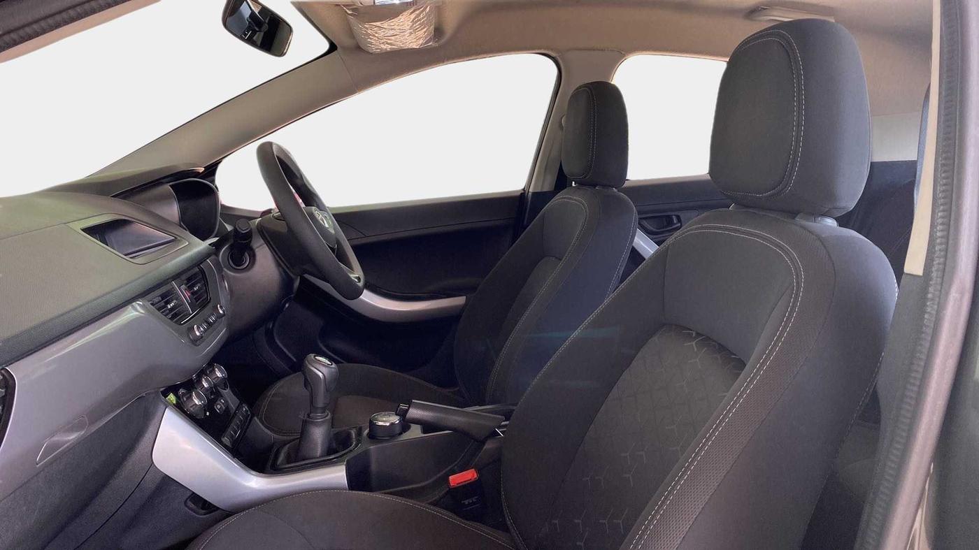 2020 Tata NEXON XM PETROL, Petrol, Manual, 45,935 km, Right Side Front Door Cabin