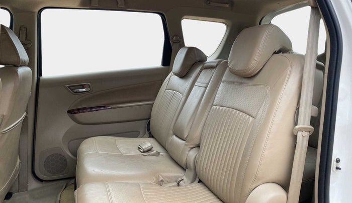 2016 Maruti Ertiga ZDI + SHVS, Diesel, Manual, 90,333 km, Right Side Rear Door Cabin