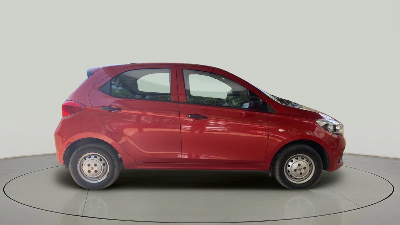 2017 Tata Tiago XM PETROL, Petrol, Manual, 65,159 km, Right Side View