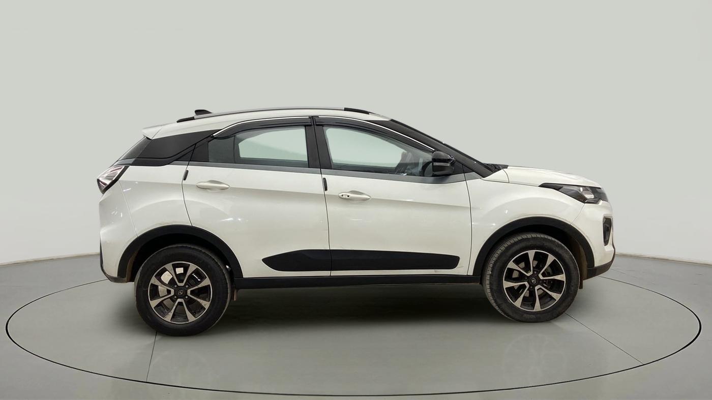2021 Tata NEXON XZ PLUS DIESEL SUNROOF, Diesel, Manual, 32,265 km, Right Side View