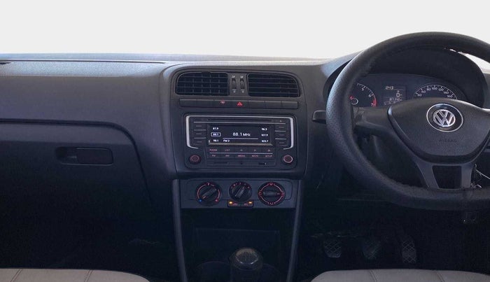 2016 Volkswagen Polo COMFORTLINE 1.2L, Petrol, Manual, 87,125 km, Steering Wheel Close Up
