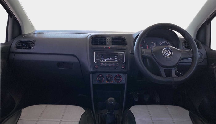 2016 Volkswagen Polo COMFORTLINE 1.2L, Petrol, Manual, 87,125 km, Dashboard