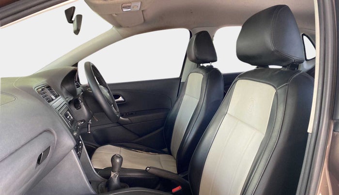 2016 Volkswagen Polo COMFORTLINE 1.2L, Petrol, Manual, 87,125 km, Right Side Front Door Cabin