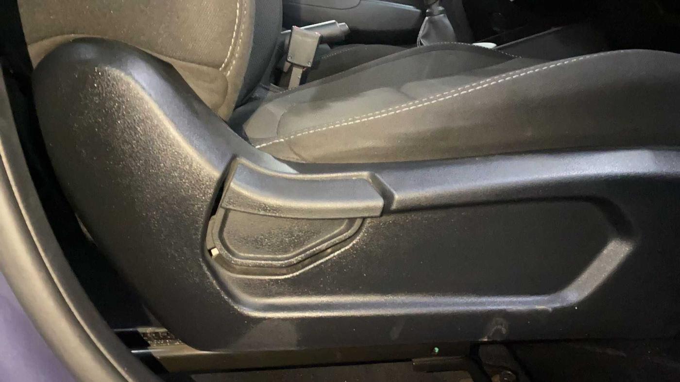 2021 Hyundai VENUE S 1.2, Petrol, Manual, 19,414 km, Driver Side Adjustment Panel