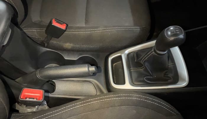 2021 Hyundai VENUE S 1.2, Petrol, Manual, 19,414 km, Gear Lever