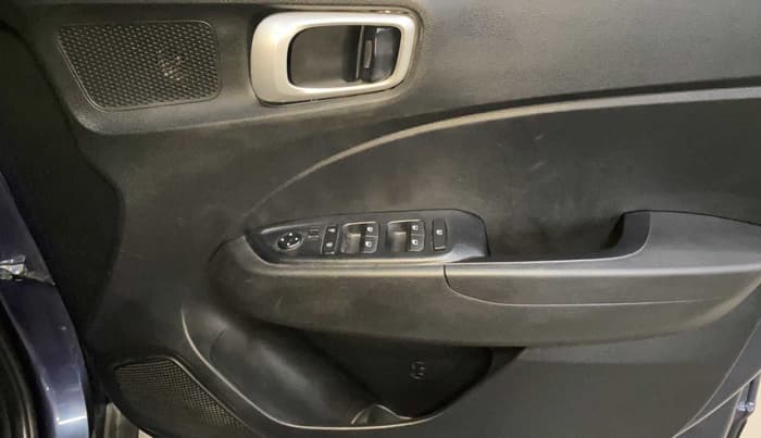 2021 Hyundai VENUE S 1.2, Petrol, Manual, 19,414 km, Driver Side Door Panels Control
