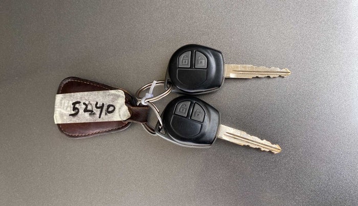 2016 Maruti Swift VXI, Petrol, Manual, 30,581 km, Key Close Up