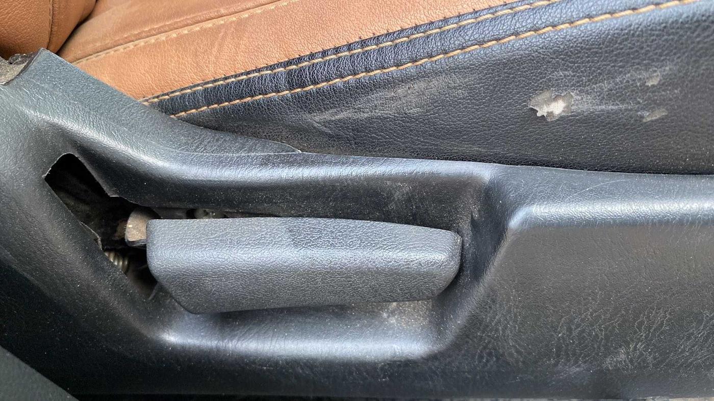 2019 Maruti Alto LXI, Petrol, Manual, 37,724 km, Driver Side Adjustment Panel