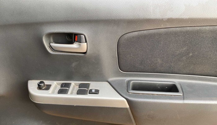 2012 Maruti Wagon R 1.0 VXI, Petrol, Manual, 44,383 km, Driver Side Door Panels Control