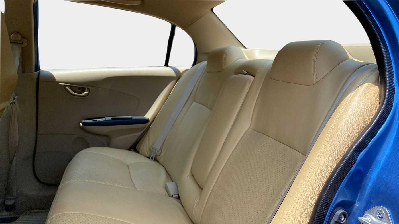 2015 Honda Amaze 1.2L I-VTEC S, Petrol, Manual, 64,360 km, Right Side Rear Door Cabin