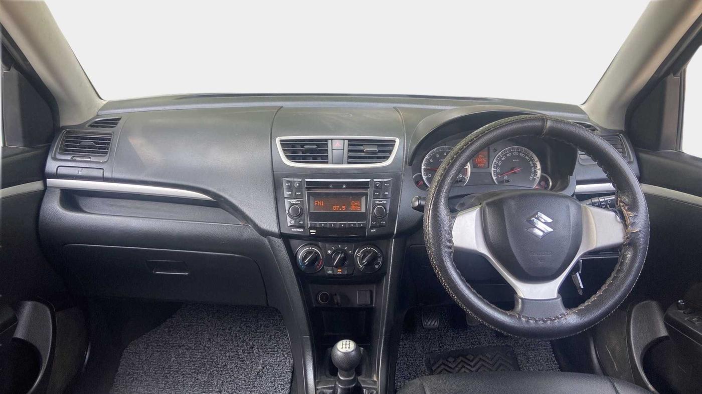2017 Maruti Swift VXI, Petrol, Manual, 65,693 km, Dashboard