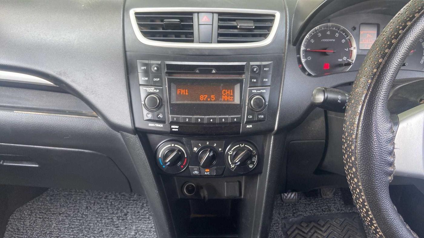 2017 Maruti Swift VXI, Petrol, Manual, 65,693 km, Air Conditioner
