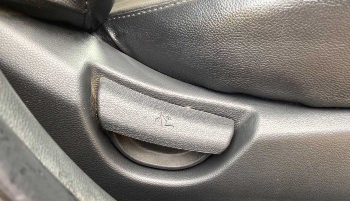 2019 Hyundai Grand i10 SPORTZ 1.2 KAPPA VTVT, Petrol, Manual, 17,833 km, Driver Side Adjustment Panel