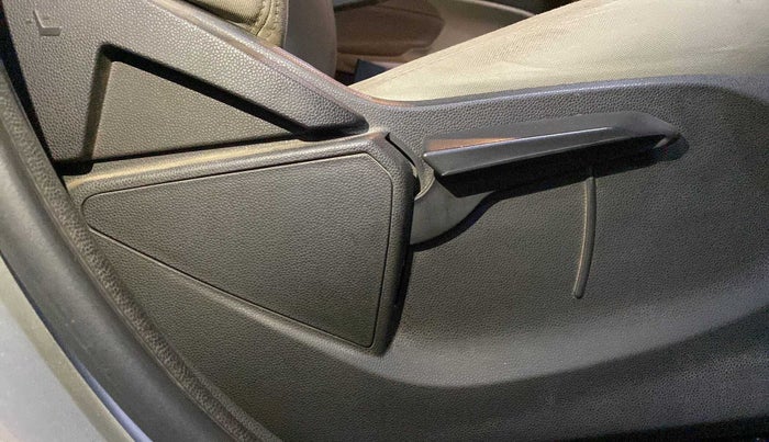 2016 Ford Ecosport TITANIUM 1.5L PETROL AT, Petrol, Automatic, 37,853 km, Driver Side Adjustment Panel