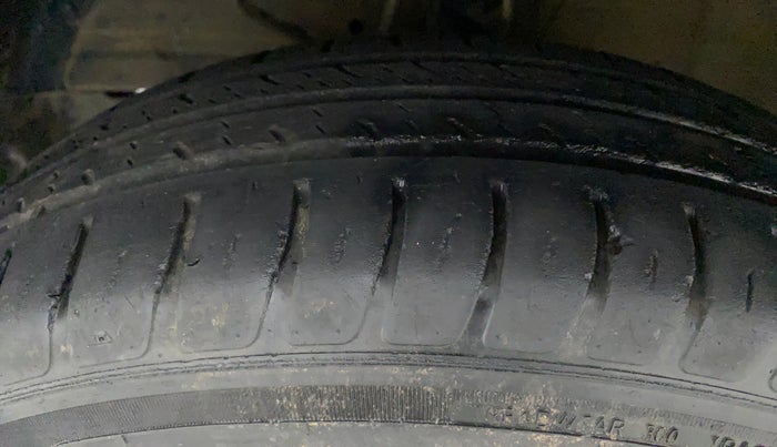 2021 Maruti Swift VXI, Petrol, Manual, 31,959 km, Left Front Tyre Tread