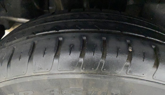 2021 Maruti Swift VXI, Petrol, Manual, 31,959 km, Right Rear Tyre Tread
