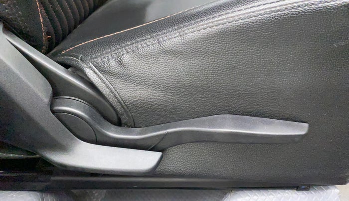 2021 Maruti Swift VXI, Petrol, Manual, 31,959 km, Driver Side Adjustment Panel
